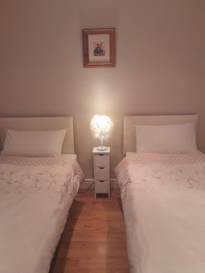 Mels Accomodation Леттеркенни Экстерьер фото